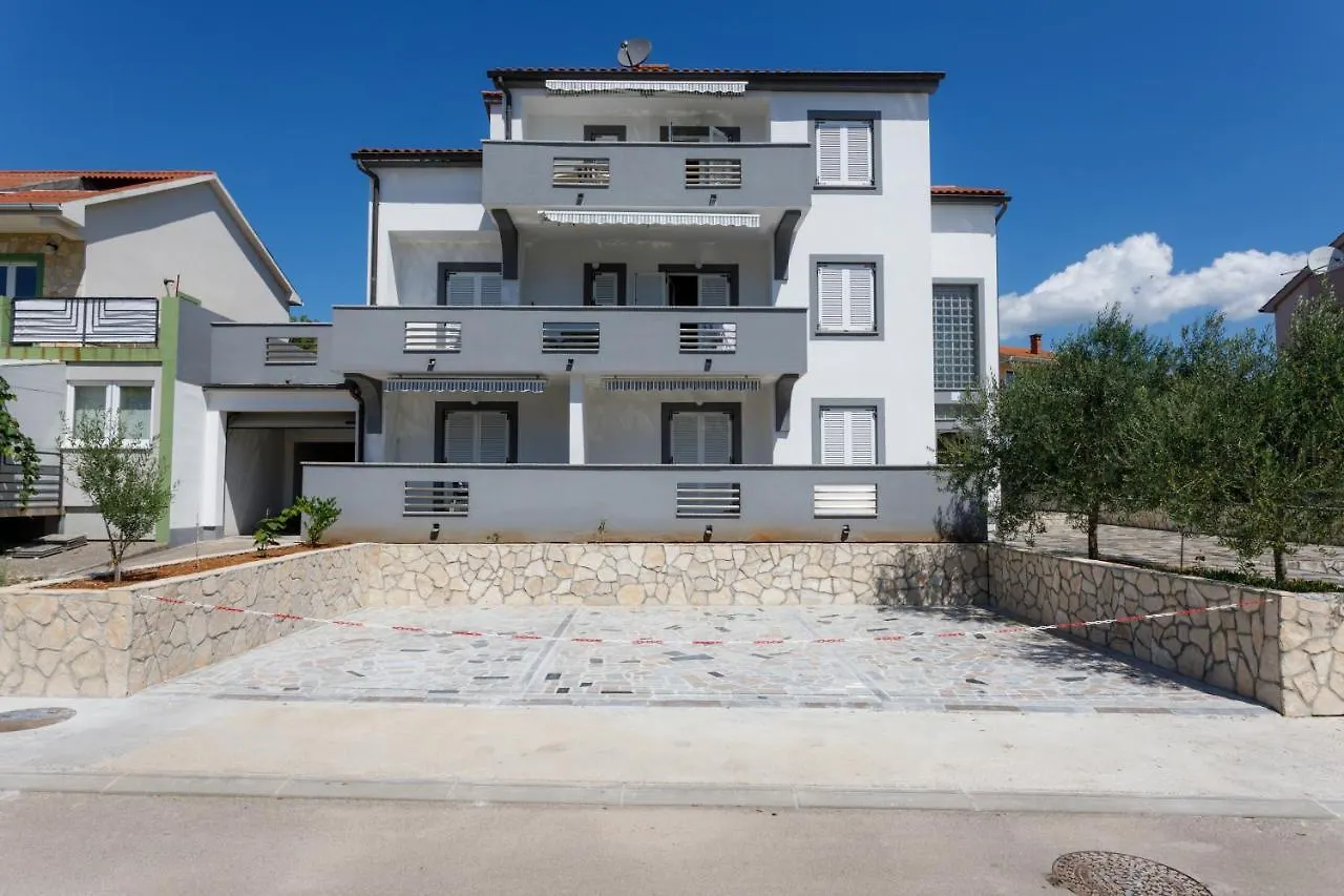 Apartments Lacic contacts