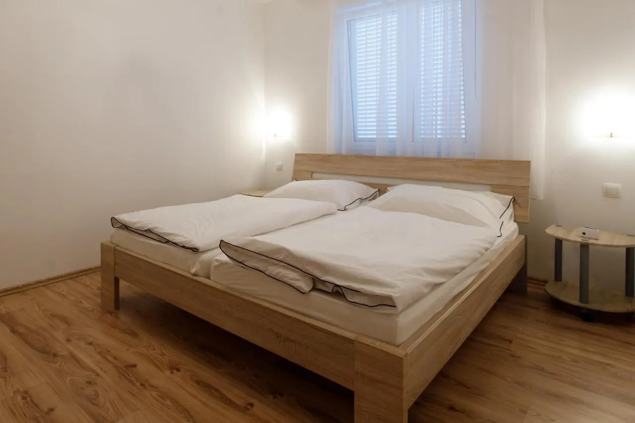 Apartments Lacic Krk Town 0*,